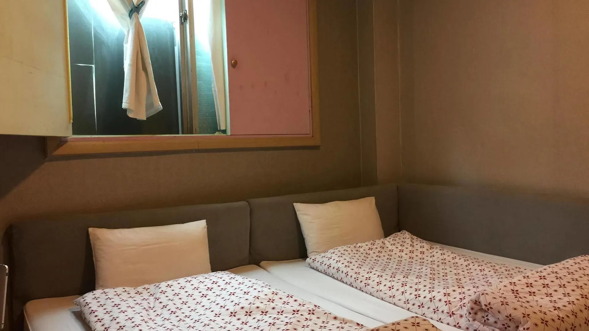 Guest house Backpackers In Jeju City Center