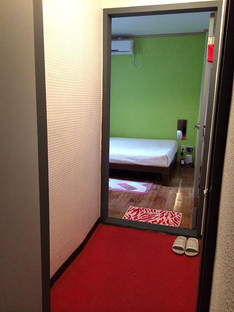Guest house Backpackers In Jeju City Center